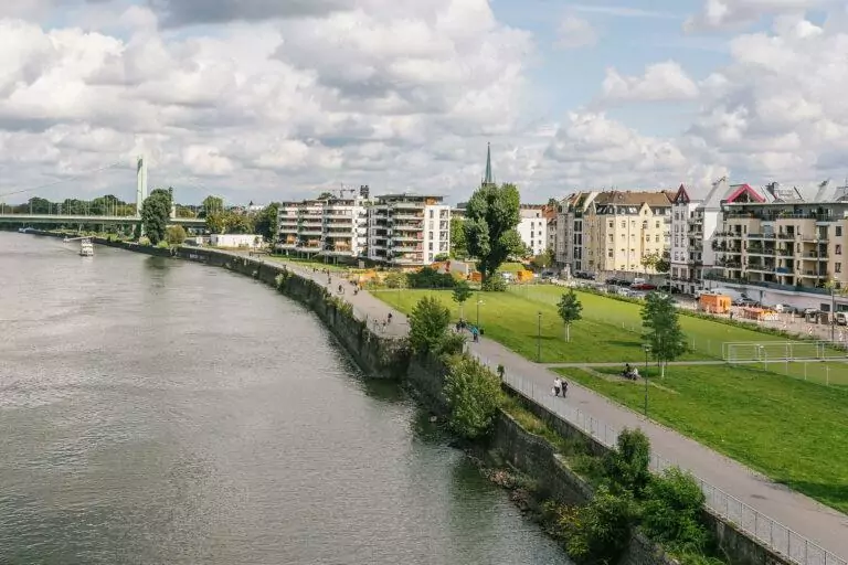 Mülheim Rheinseite